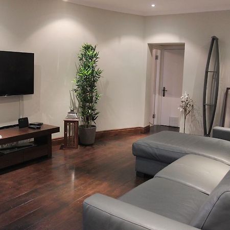 Paddington Patio Apartment London Szoba fotó